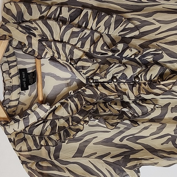 Sam &‎ Max Animal Print Ruffle Top size M - Picture 2 of 3